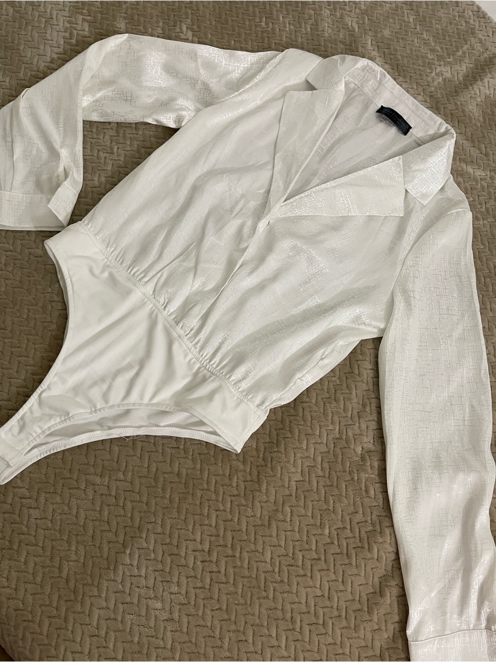 White Long-Sleeve V-Neck Bodysuit Top